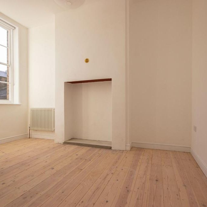 4 bedroom townhouse to rent - Photo 1