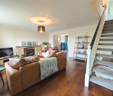 3 Bedroom Detached To Let - Photo 4