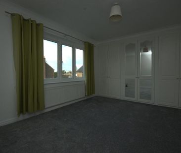 4 bedroom detached house to rent - Photo 5