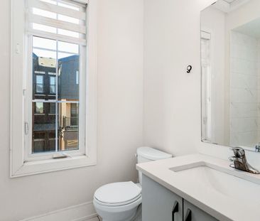 For Lease - 3326 Millicent Avenue Unit# Coach, Oakville, Ontario - Photo 3