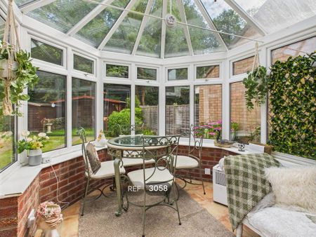 3 bedroom detached house to rent - Photo 4