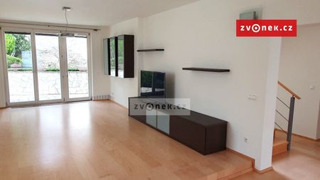Pronájem domu 270 m² s pozemkem 200 m² - Photo 3