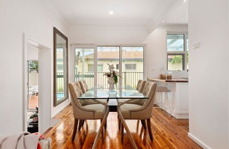 Stunning 3 -Bedroom House in Arncliffe - Photo 3