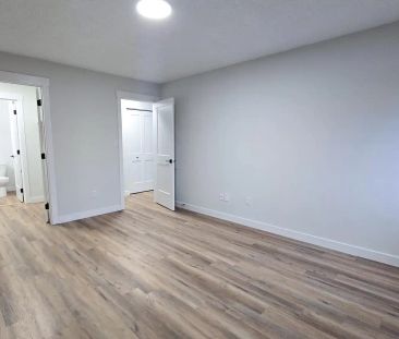 Pineridge Grove Estates — 2 Bedroom - Photo 3