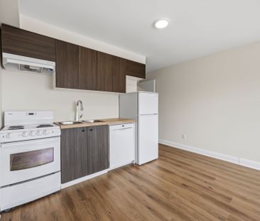 For Lease - 1958A Eglinton Avenue, Toronto, Ontario - Photo 2