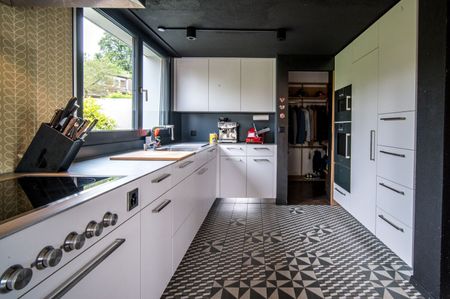 5-ROOM HOUSE IN DIETLIKON (ZH), FURNISHED, TEMPORARY - Photo 3