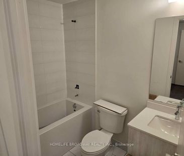 Condo Townhouse For Lease | N8135944 - Photo 5