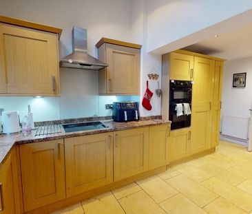 3 bedroom semi-detached house to rent - Photo 1