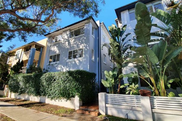 Beachside One Bedroom Apartment + Sunroom - Photo 1