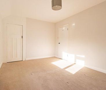 2 bedroom semi-detached house to rent - Photo 4