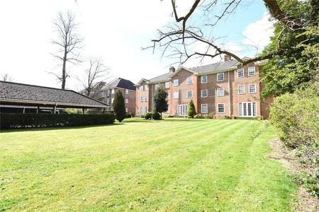 Ray Park Avenue, Maidenhead, Berkshire, SL6 - Photo 4