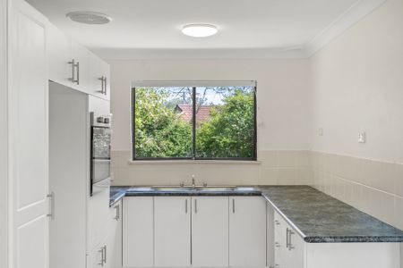 Refurished home in Central and convenient location - Photo 3