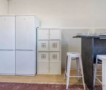 Spacious room in 7-bedroom apartment in L'Eixample - Photo 3