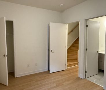 For Lease - 7 Steckley House Lane Unit# 613, Richmond Hill, Ontario - Photo 1