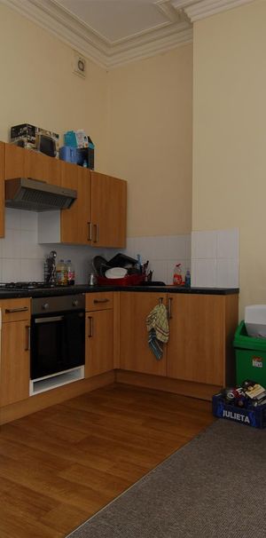 Woodland Tce Flat 1, Plymouth - Photo 1