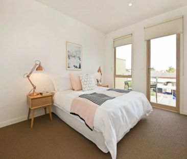 Unit 1/393 Nepean Highway, Mordialloc. - Photo 3