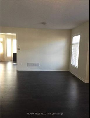 For Lease - 3052 Max Khan Boulevard, Oakville, Ontario - Photo 1