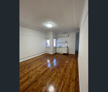 Spacious 2-Bedroom Apartment | Wiley Park Station - Photo 4