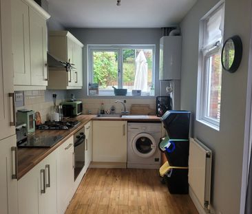 Room in a Shared House, Churchill Road, CR2 - Photo 6