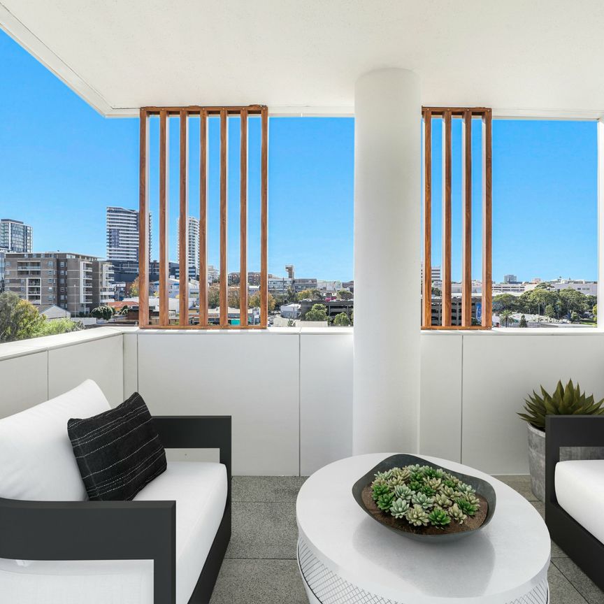 504/35 Kenny St, Wollongong - Photo 1