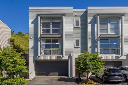 Fletcher-Built Modern 3-Bedroom Terrace Home - Photo 2