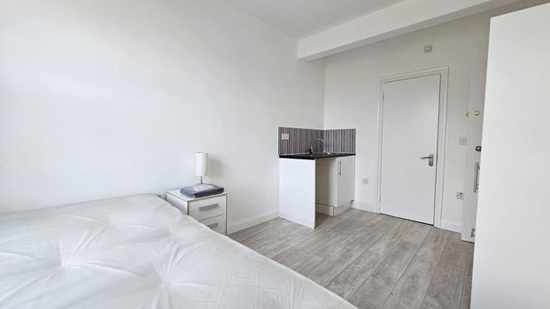 Studio to rent - Photo 1