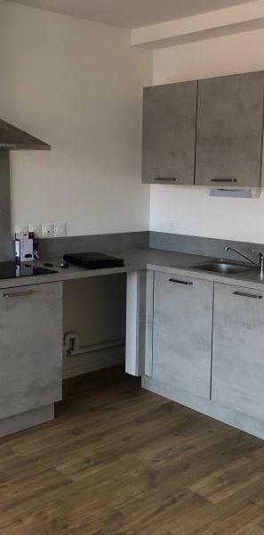 Location Appartement 3 pièces 62m² NOTRE DAME DE BONDEVILLE 76960 - Photo 1