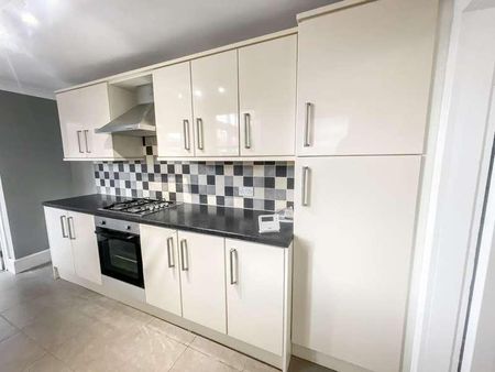 Pennygate, Spalding, PE11 - Photo 5