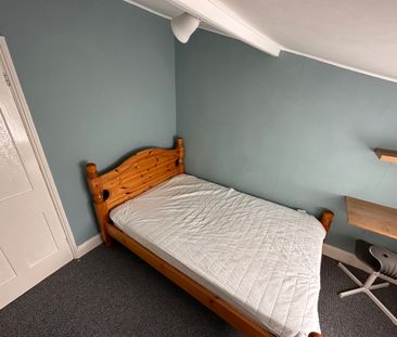 4 bedroom house - Photo 1