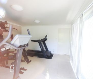 RENOVATED AND FULLY FURNISHED SPACIOUS TOWNHOUSE WITH VIEWS IN THE ... - Photo 5