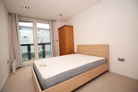 2 bedroom flat to rent - Photo 4