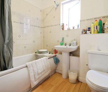 2 bedroom semi-detached house to rent - Photo 6