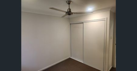 Modern 3-Bedroom Duplex Living in Peaceful Park Ridge Quarter - Photo 5