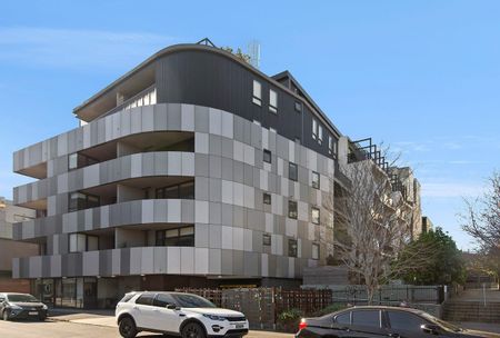 Bright, Modern & Perfectly Positioned in the Heart of Brunswick - Photo 2