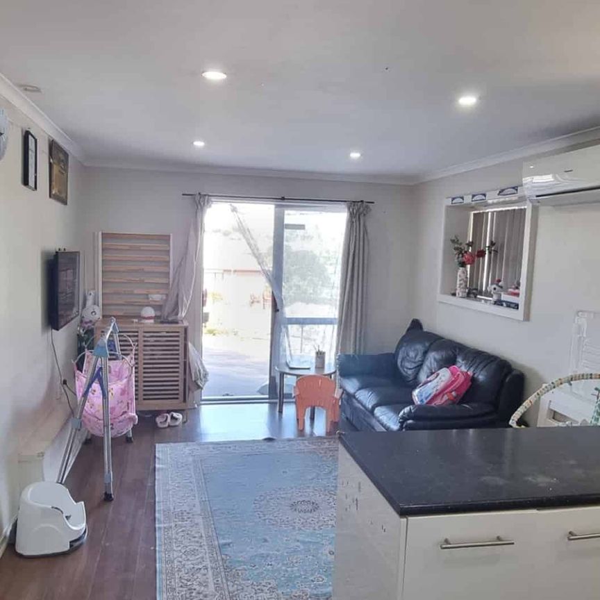 Cozy 2-Bedroom Home for Rent in Mount Roskill – Prime Location! - Photo 1