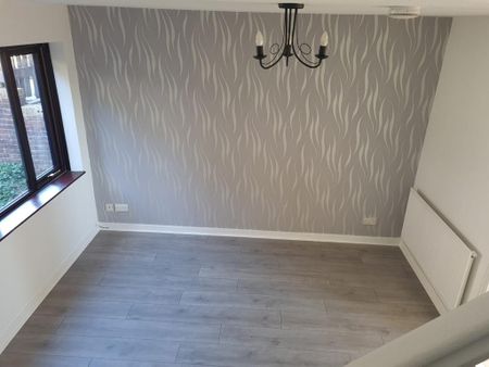 2 bedroom terraced house to rent - Photo 2