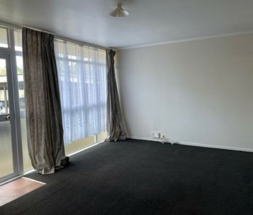 LOCATION LOCATION - Photo 2