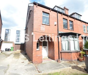 7 Bedroom Semi-Detached House for rent in St. Michaels Lane - Photo 1