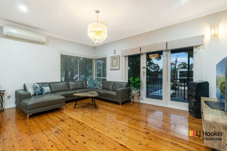 Family Home In Convenient Location! - Photo 4