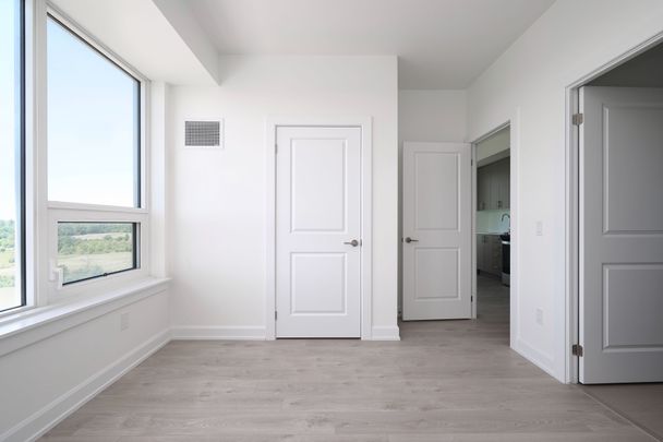 For Lease - 3220 William Coltson Avenue Unit# 813, Oakville, Ontario - Photo 1