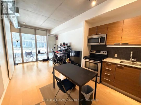 210 - 354 GLADSTONE AVENUE - Photo 1