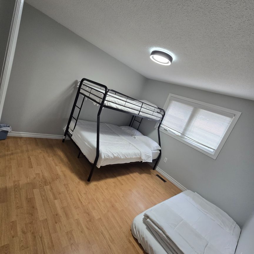 For Lease - 6063 Farmstead Lane, Mississauga, Ontario - Photo 1