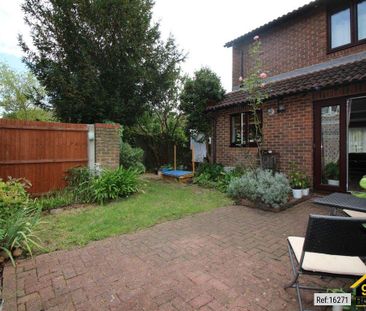 2 bed End of Terrace in Sparrow Close , Hampton, TW12 3UZ - Photo 5