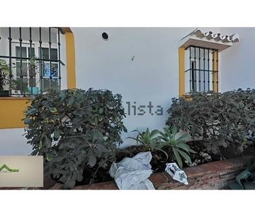 Alquiler de chalet adosado en Calle Marqués de Ivanrey - Photo 2