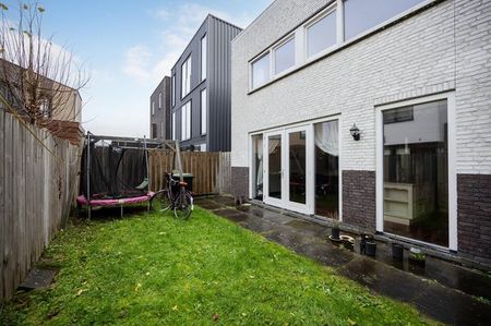 Te huur: Huis Helenusstraat in Almere - Foto 2