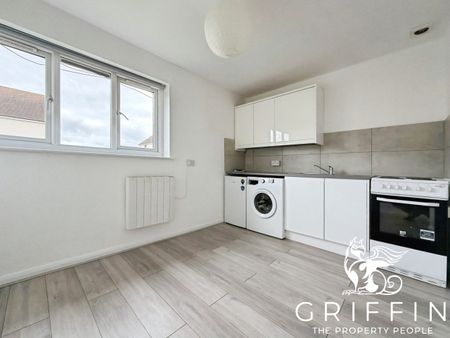 Squire Street, South Woodham Ferrers, Chelmsford, CM3 - Photo 2