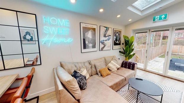 6 bedroom house to rent - Photo 1