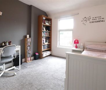 Craylands Lane, Swanscombe, Kent, DA10 0LP - Photo 1