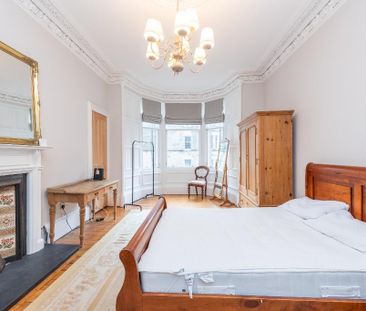 3 bedroom flat to rent - Photo 4