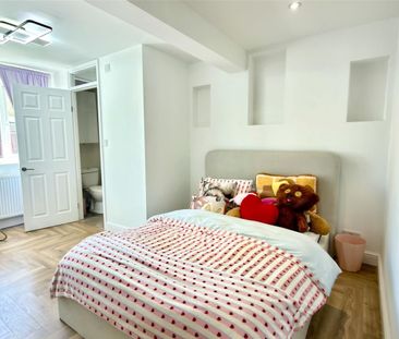 4 bedroom House To Let Total Size: 1130 SQ FT - Photo 5